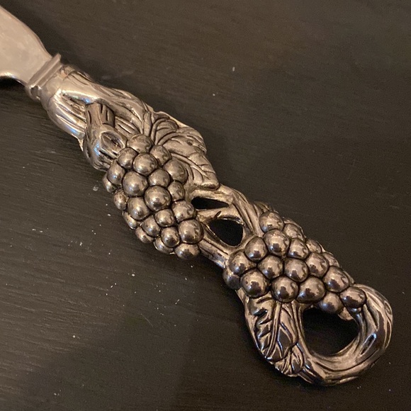 Vintage Epicureanism Vineyard Cheese Knife - Picture 4 of 7